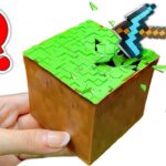 【マイクラ実写💖サプライズトイ】ブロックを壊してみたらお宝レアアイテムが出てきた💎✨みーみと面白い海外のMinecraft toyを開封！