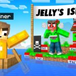 TROLLING JELLY With TNT & Pirate Flags in Minecraft! (Squid Island)