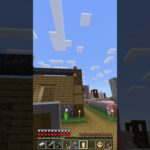 アイアンゴーレムが人の家の上に居たんやけどなんで？😂#マイクラ #minecraft #マインクラフト